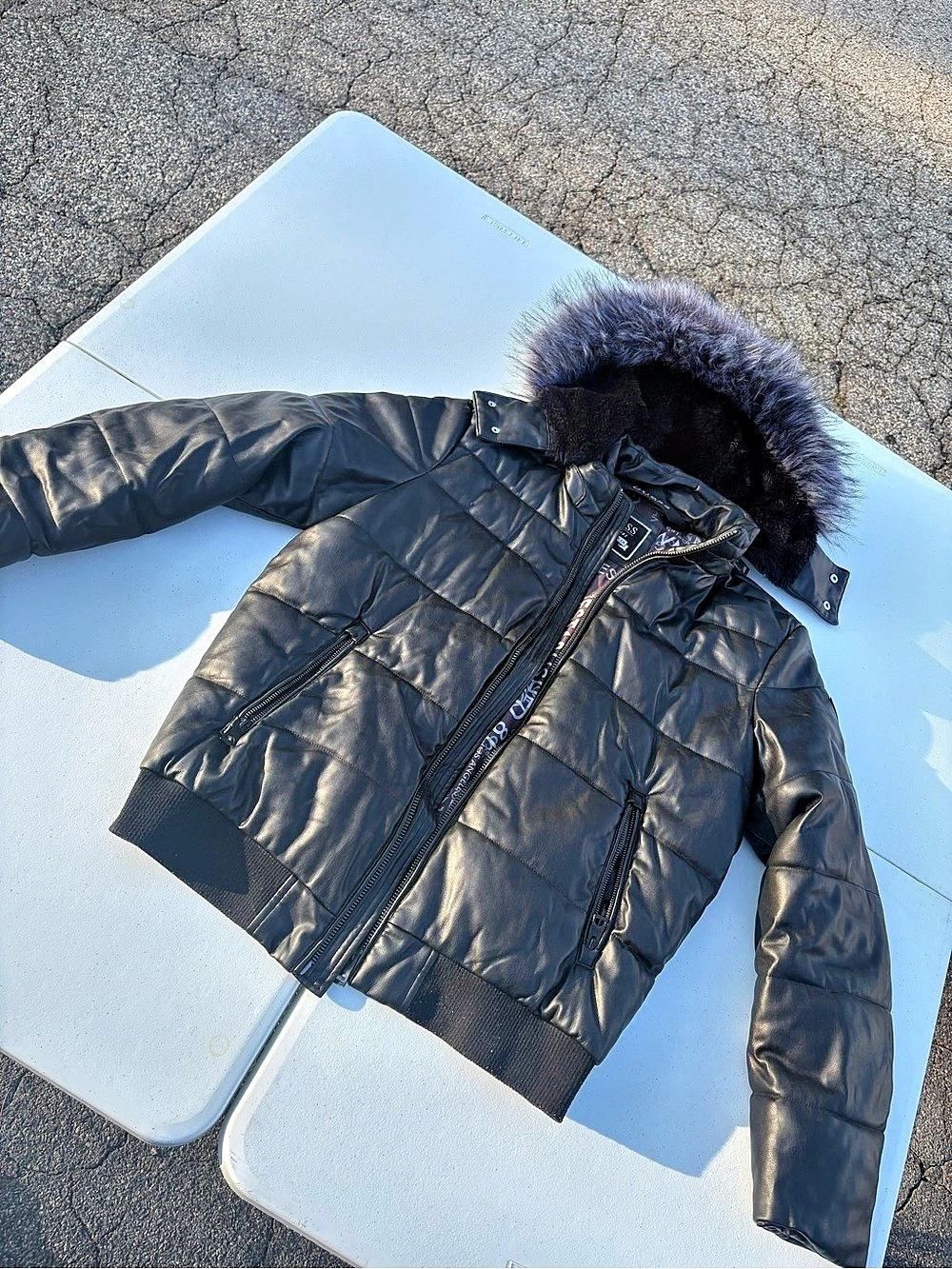 GUESS Black Puffer Jacket Size Medium Like New